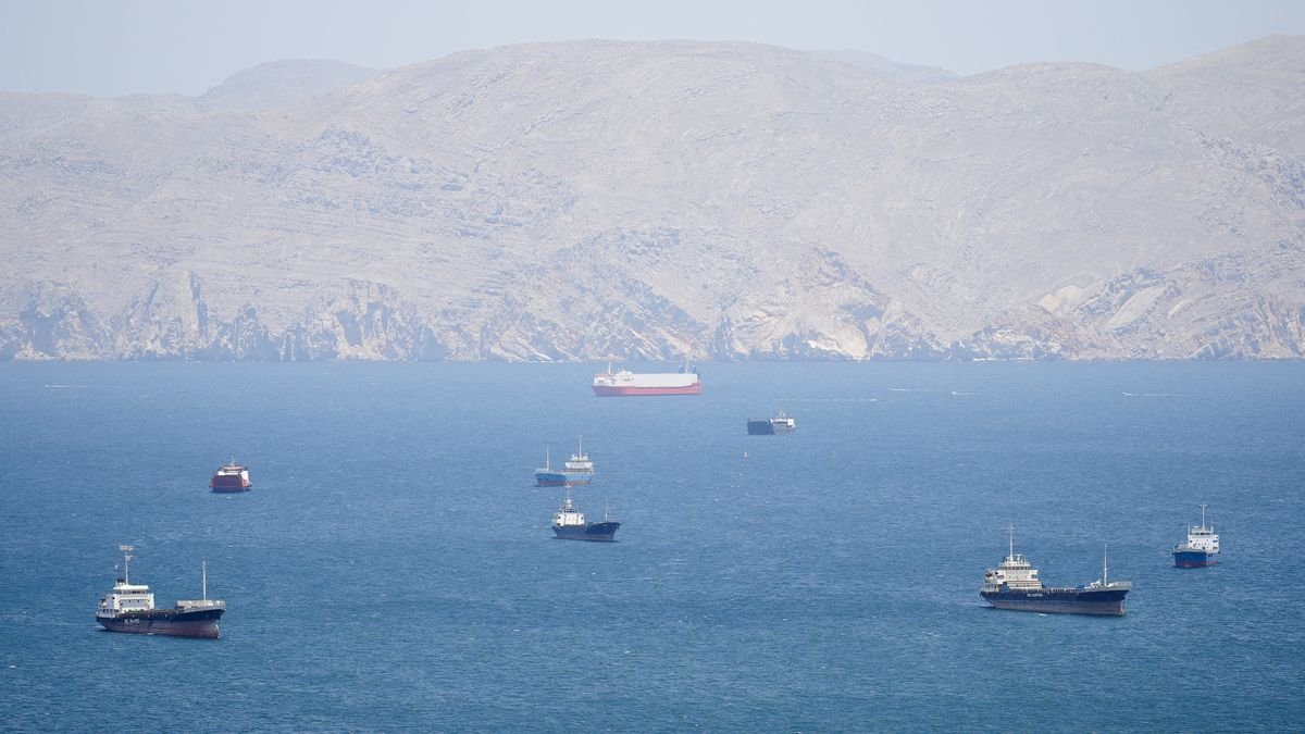 Negara Teluk Tolak Keras Rencana Pungutan Iran di Selat Hormuz