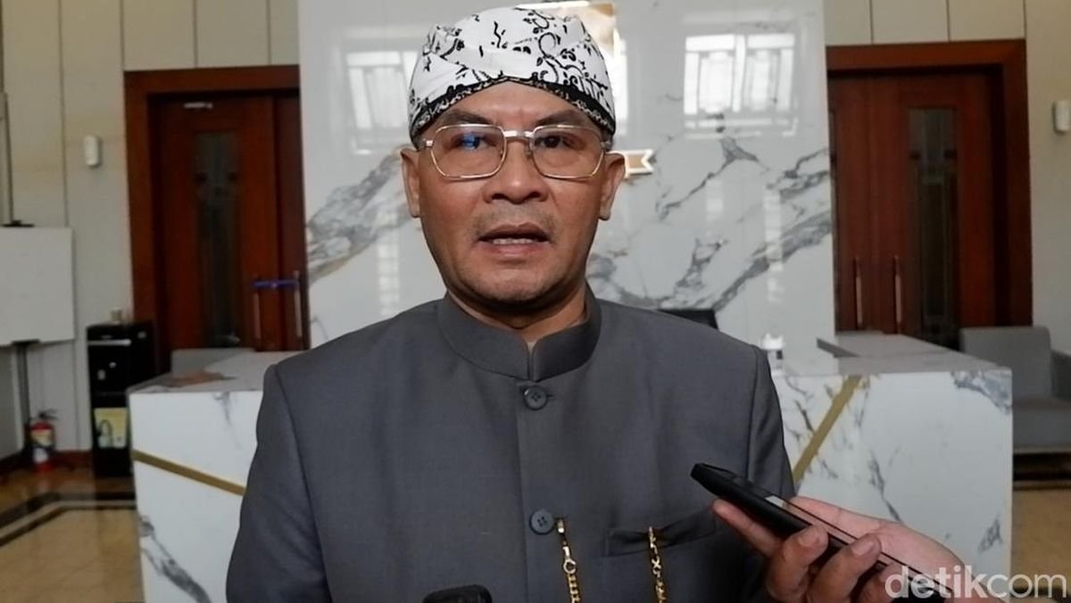 Wagub Jabar Minta Tak Ada Sweeping Pelat B Saat Konvoi Persib