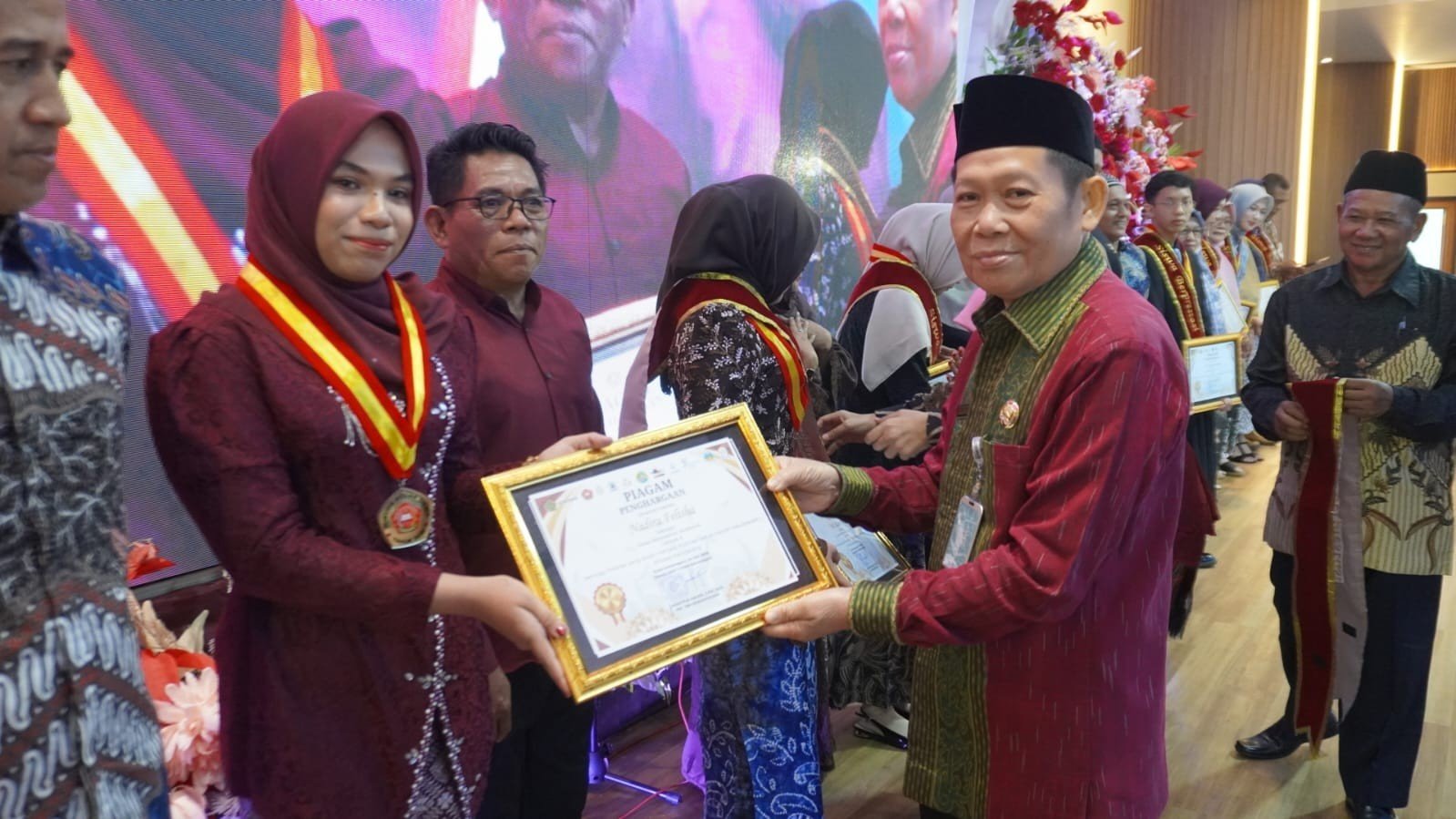 MAN 2 Kutai Kartanegara Wisuda 271 Siswa: 60 Persen Tembus PTN dan Luar Negeri