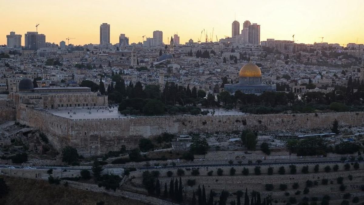Pemukim Israel Serbu Masjid Al-Aqsa dan Serang Dua Penjaga