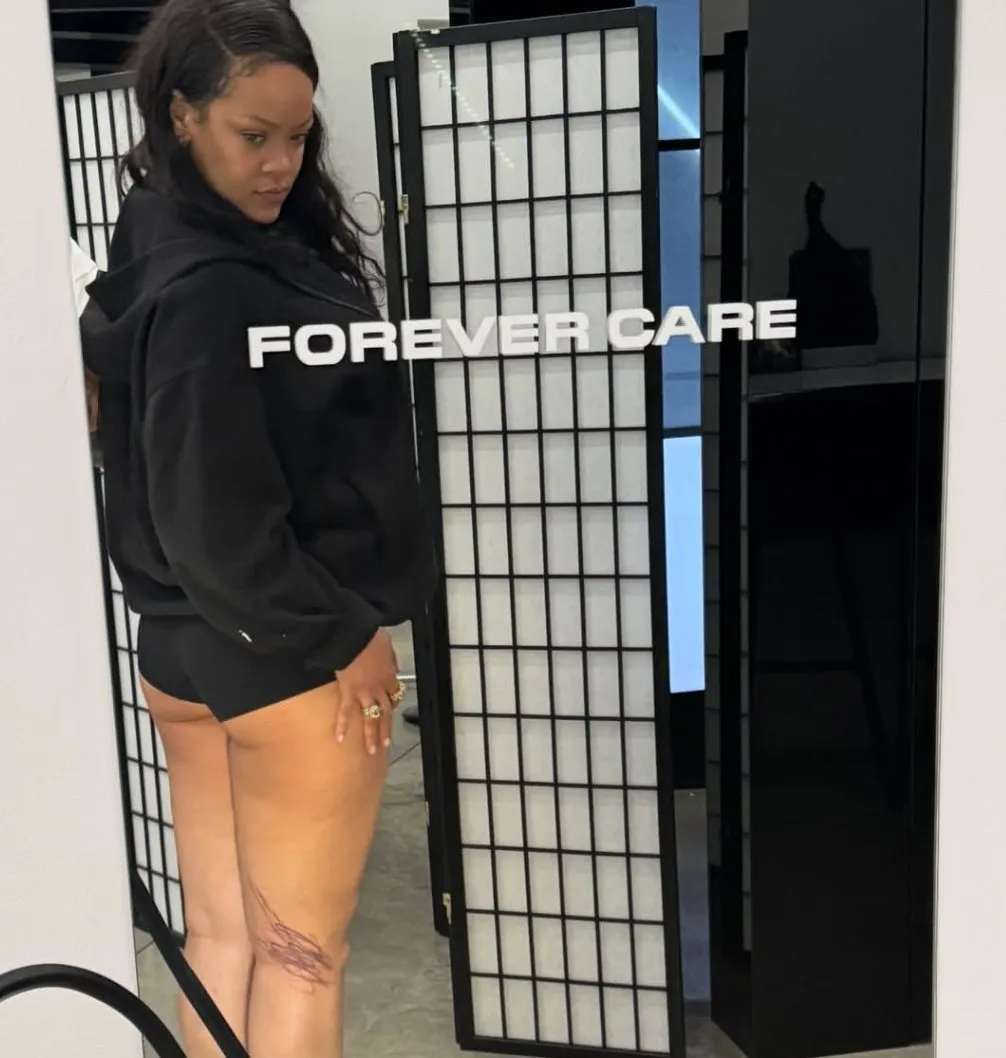 Kritik Tato Baru Rihanna: Terinspirasi Coretan Anak atau Sekadar Cari Sensasi?