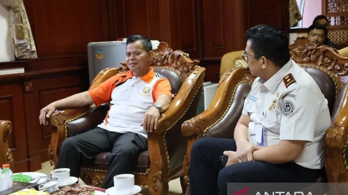 Efektivitas Pelayanan atau Pengawasan Terselubung Masyarakat?