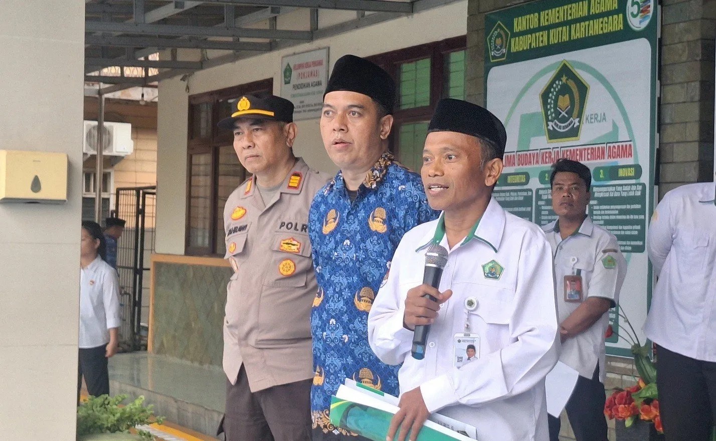 Kemenag Kukar Hadapi Massa: Tak Ada Toleransi Bagi Kekerasan Seksual di Pesantren
