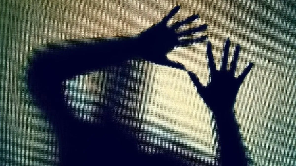 Guru Honorer Surabaya Cabuli Siswi di Toilet: Alarm Keras Keamanan Sekolah
