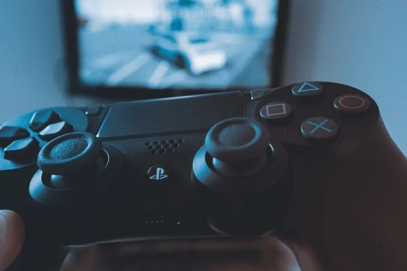 PS4 vs PS5: Masih Layakkah Beli Konsol Lama di 2025?