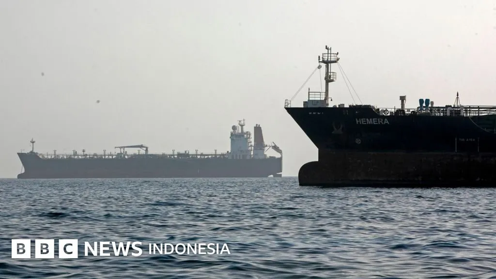 Eskalasi Berbahaya di Selat Hormuz: AS Serang Radar Iran dan Ancaman Rudal di Kuwait