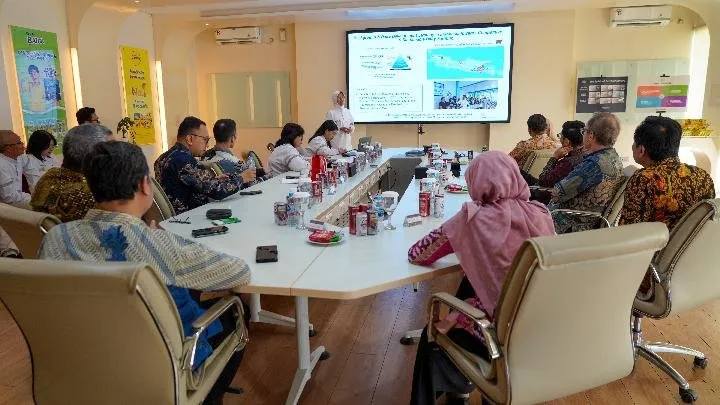 Kritik Kunjungan Dubes Swiss ke Nestlé Kejayan: Sinergi atau Monopoli Susu?